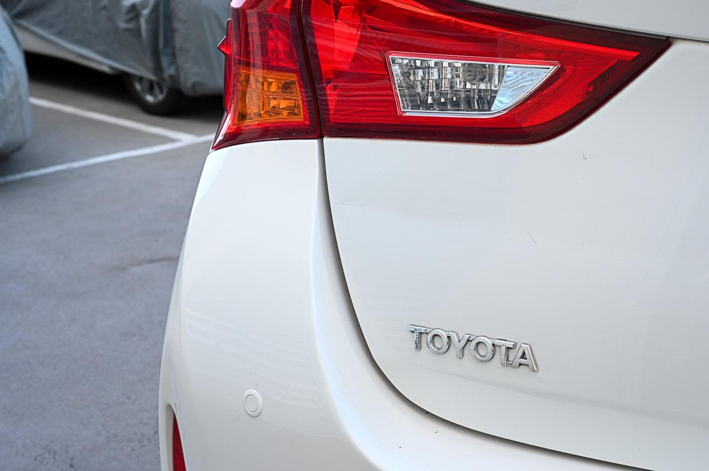 2013 Toyota Corolla Ascent Sport — photograph 8 of 22