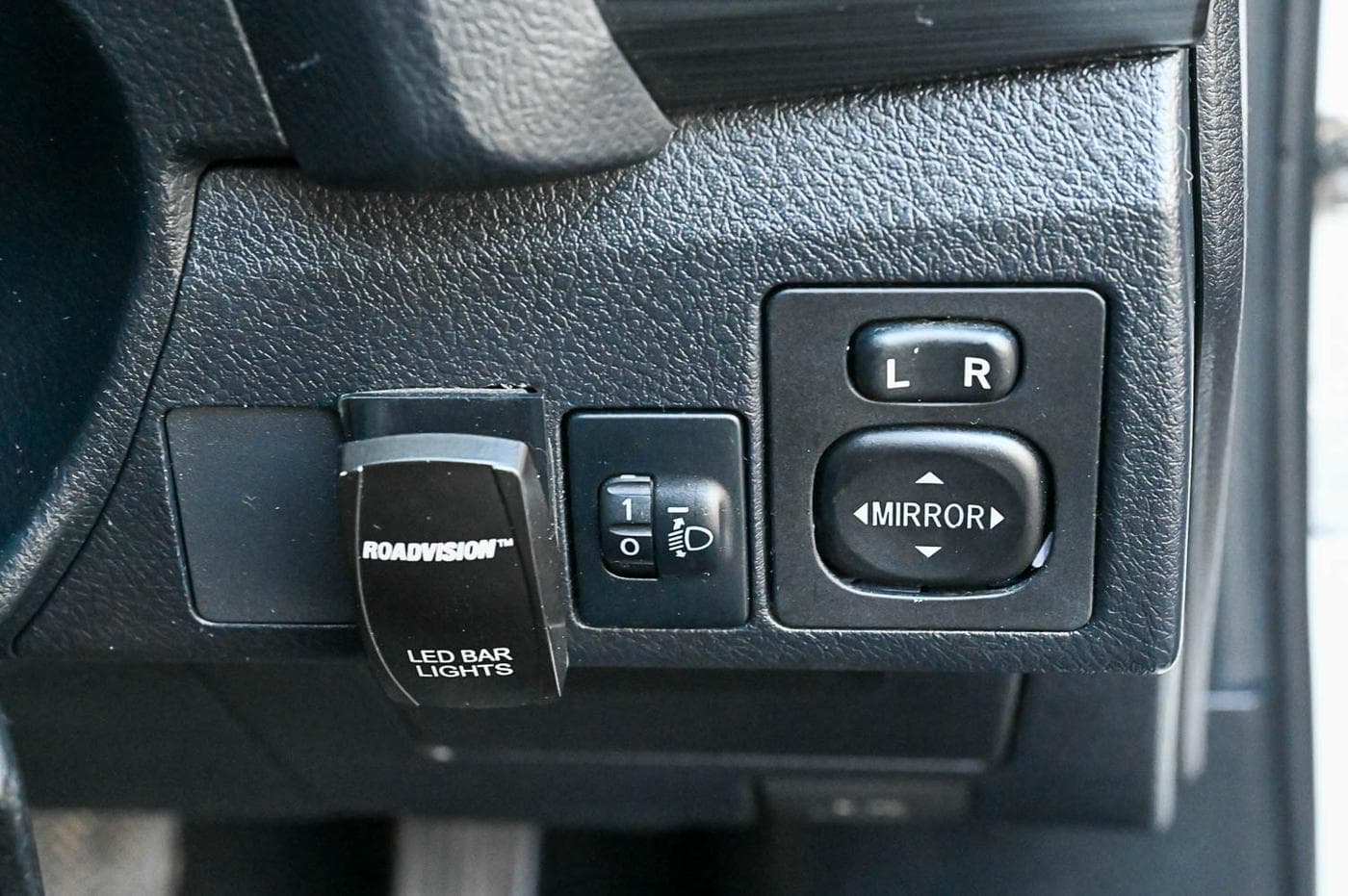2013 Toyota Corolla Ascent Sport — photograph 17 of 22