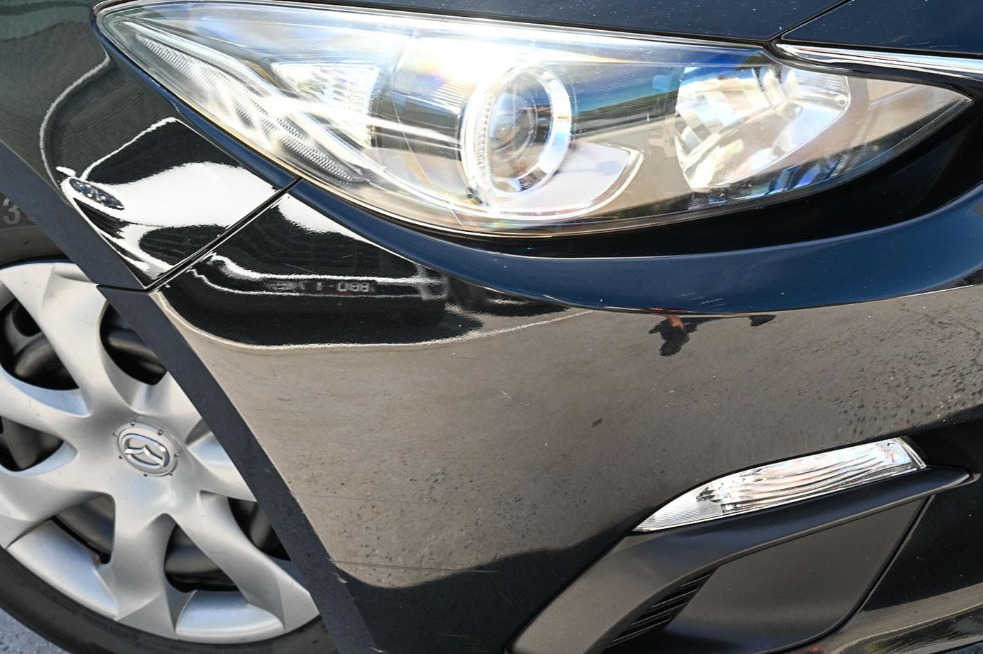 2014 Mazda 3 Neo — photograph 2 of 23