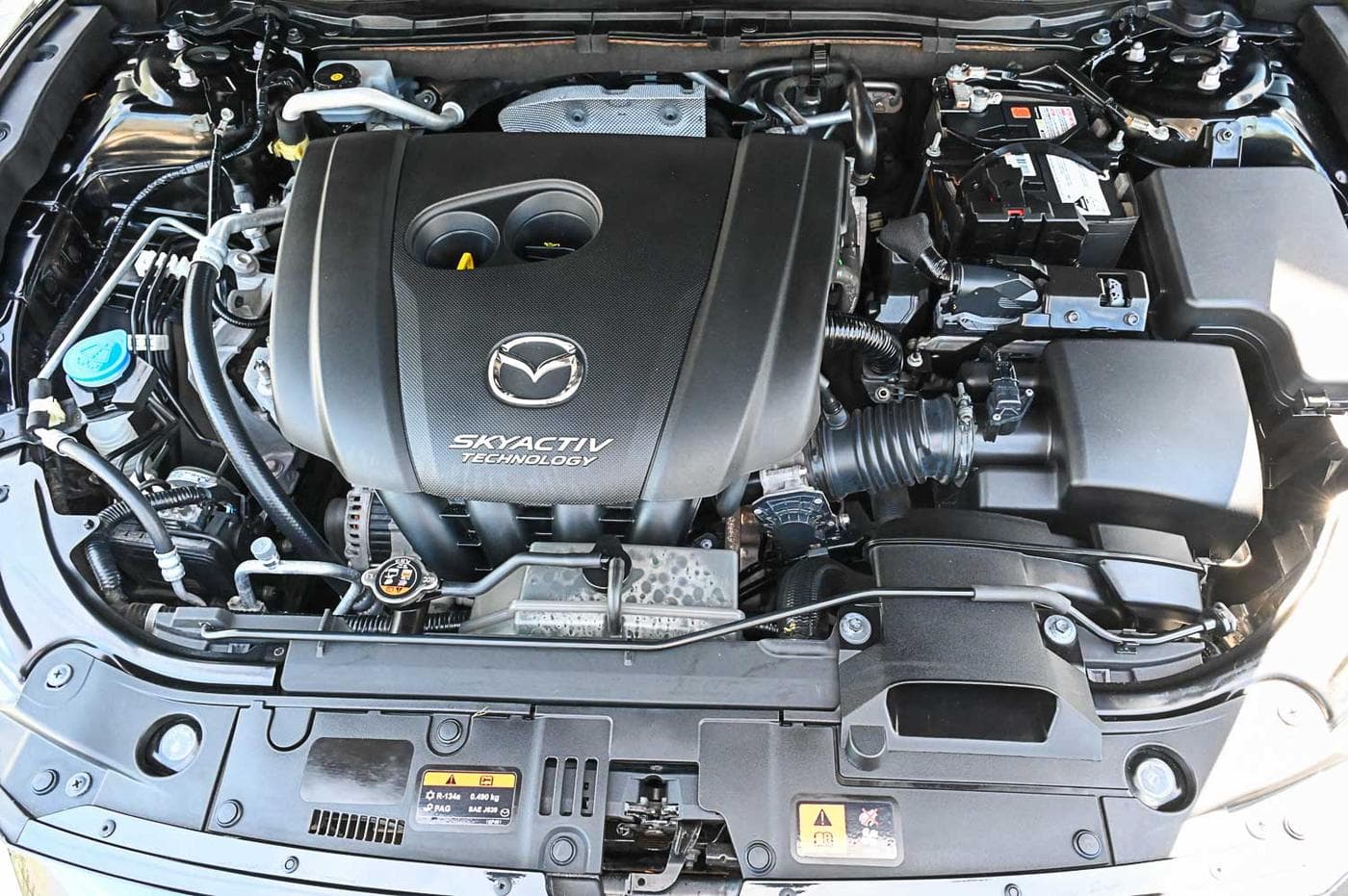 2014 Mazda 3 Neo — photograph 3 of 23