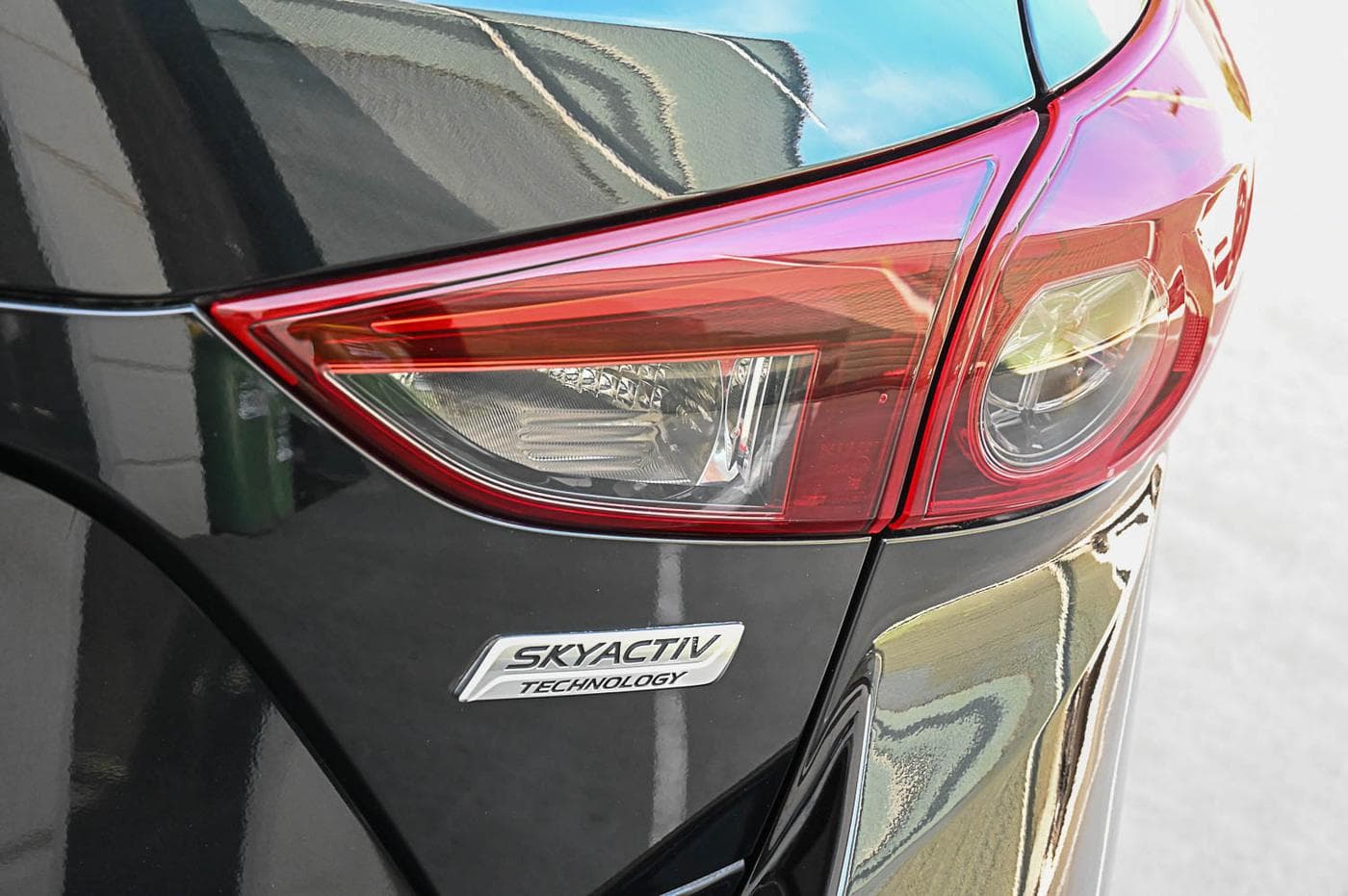 2014 Mazda 3 Neo — photograph 7 of 23
