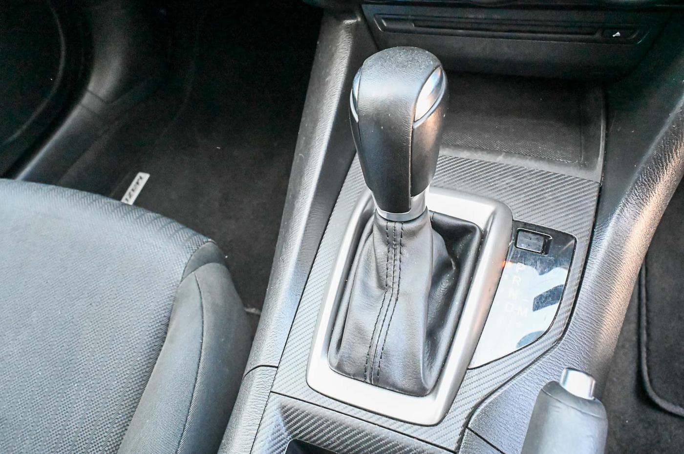 2014 Mazda 3 Neo — photograph 16 of 23