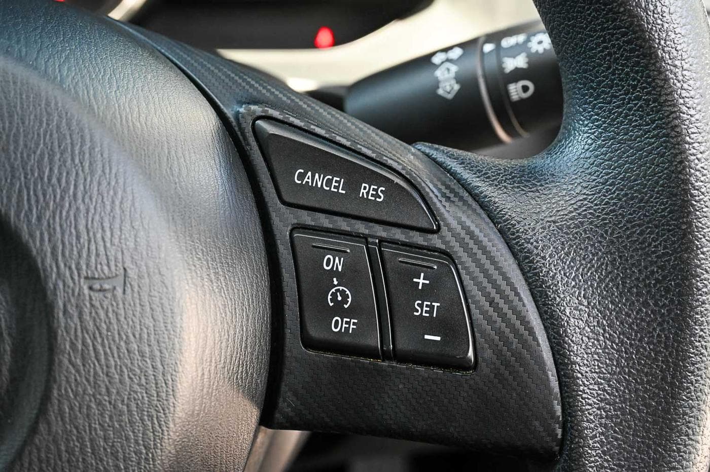 2014 Mazda 3 Neo — photograph 20 of 23