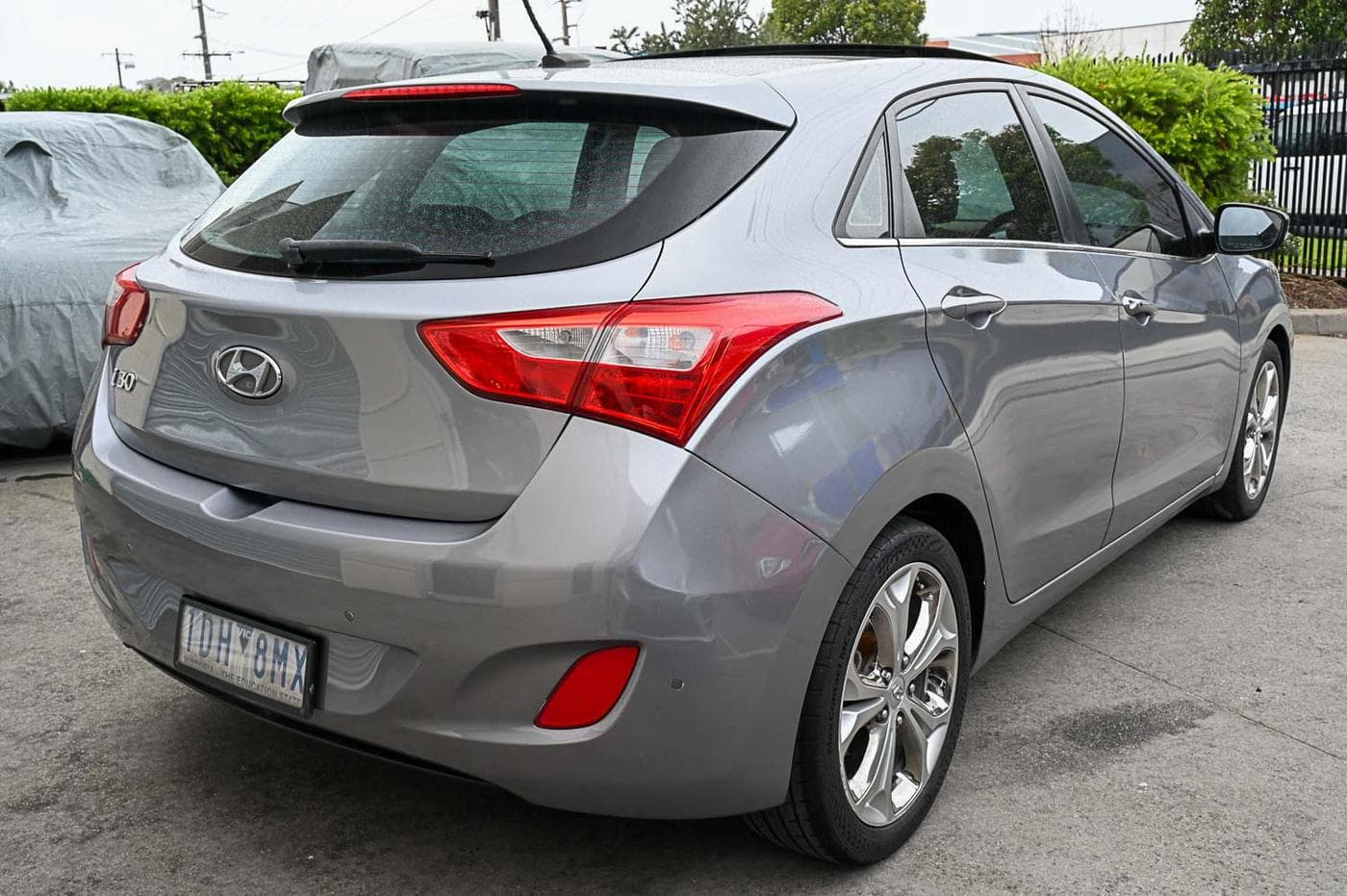 2014 Hyundai i30 Premium — photograph 12 of 26