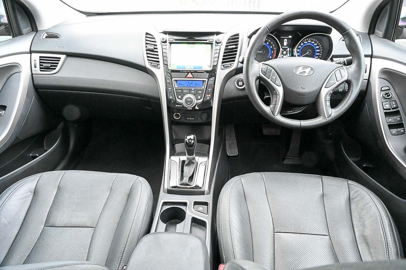 2014 Hyundai i30 Premium — photograph 15 of 26