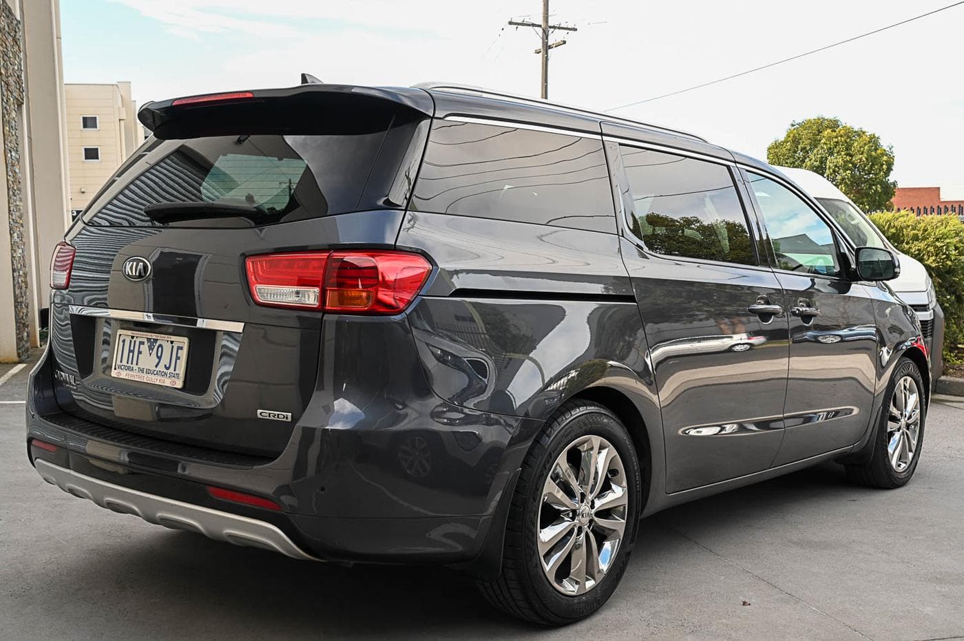 2016 Kia Carnival Platinum CRDi — photograph 14 of 33