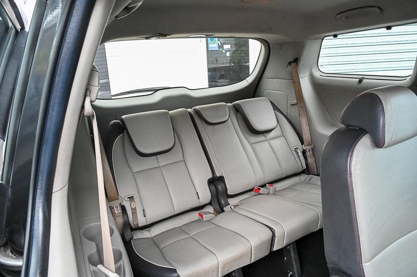 2016 Kia Carnival Platinum CRDi — photograph 18 of 33