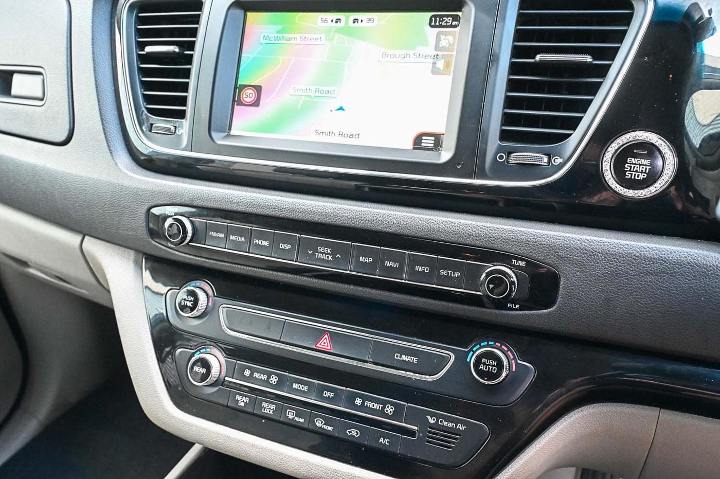 2016 Kia Carnival Platinum CRDi — photograph 26 of 33