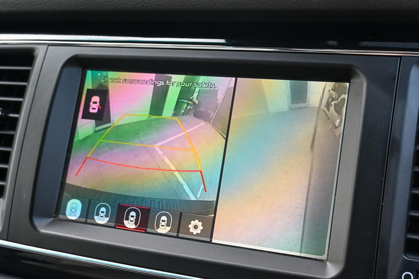 2016 Kia Carnival Platinum CRDi — photograph 29 of 33