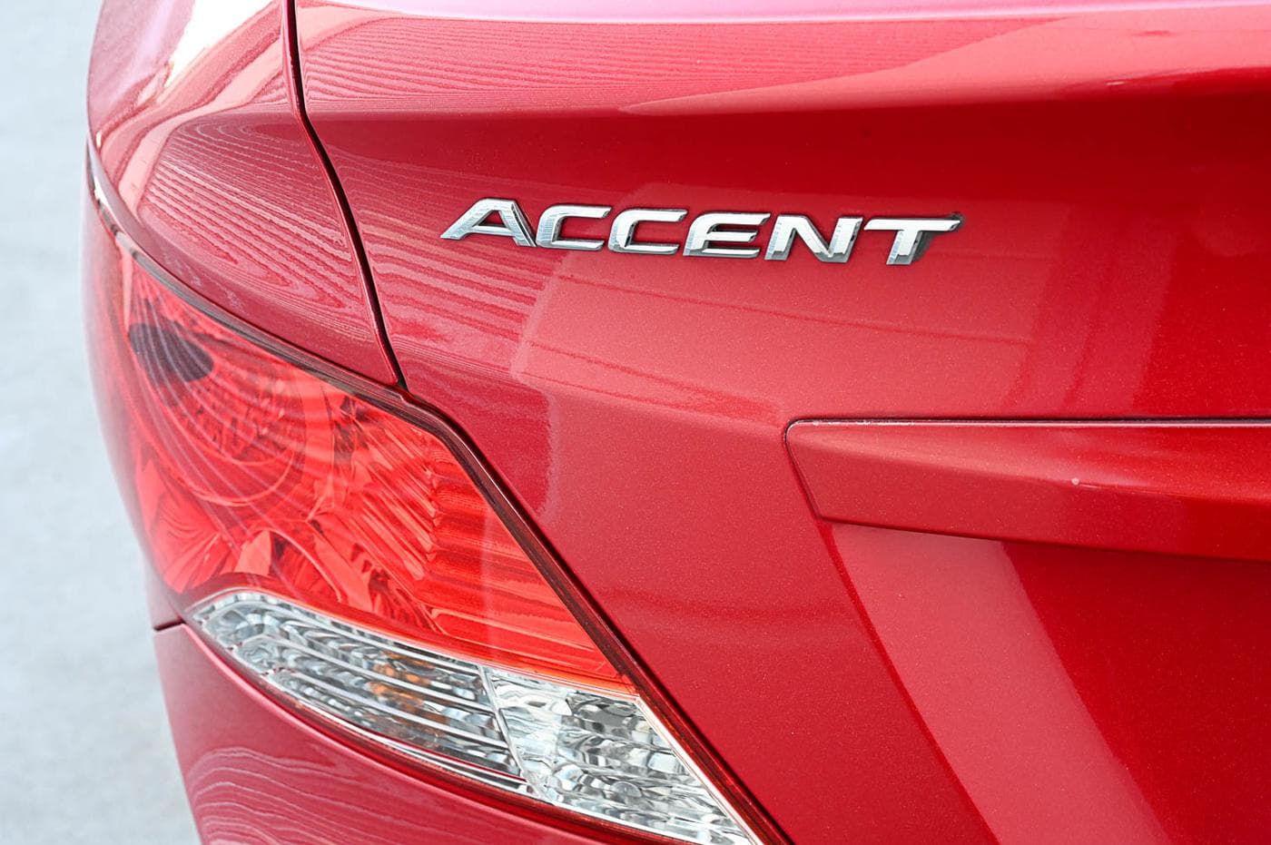 2014 Hyundai Accent Active — photograph 7 of 22