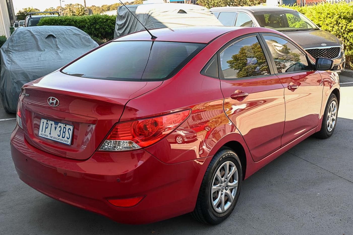 2014 Hyundai Accent Active — photograph 10 of 22