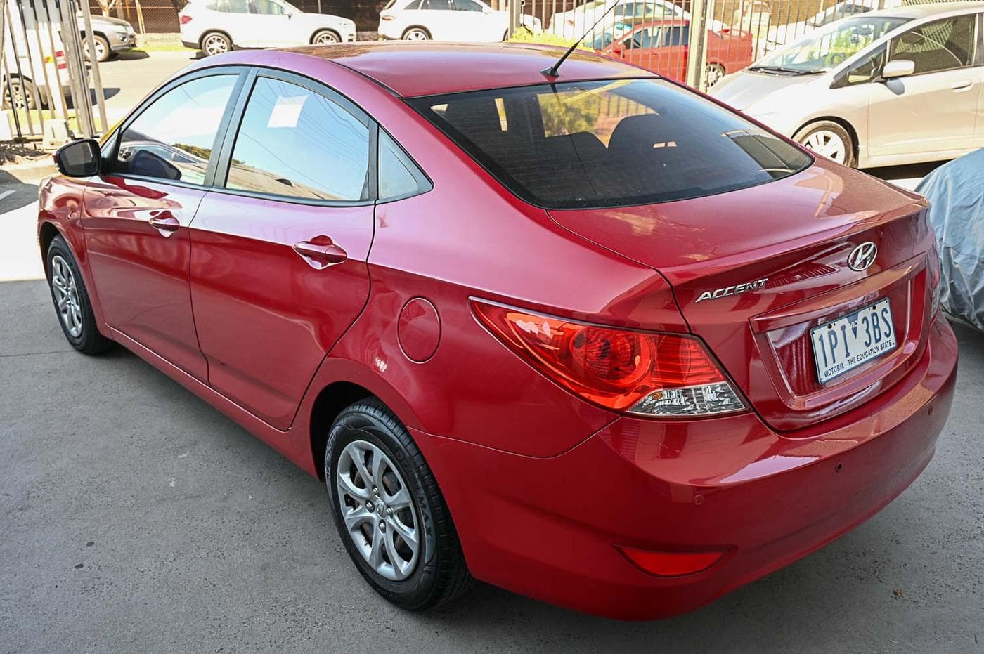 2014 Hyundai Accent Active — photograph 11 of 22