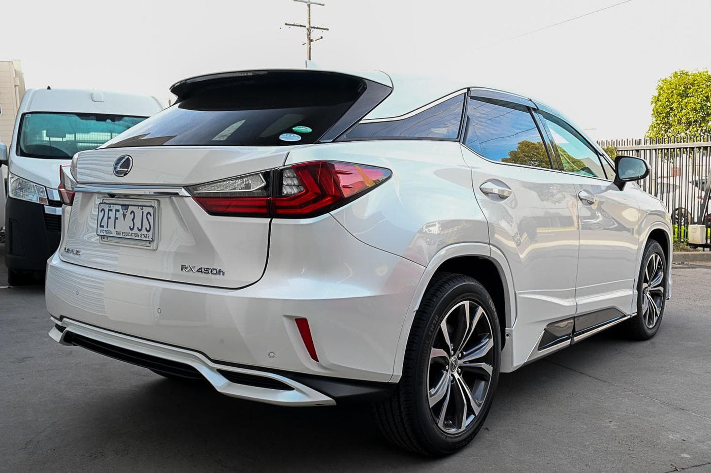 2017 Lexus RX450h — photograph 7 of 35