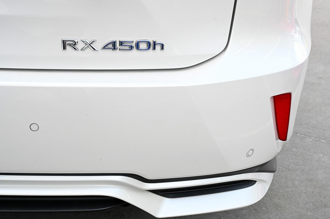 2017 Lexus RX450h — photograph 13 of 35