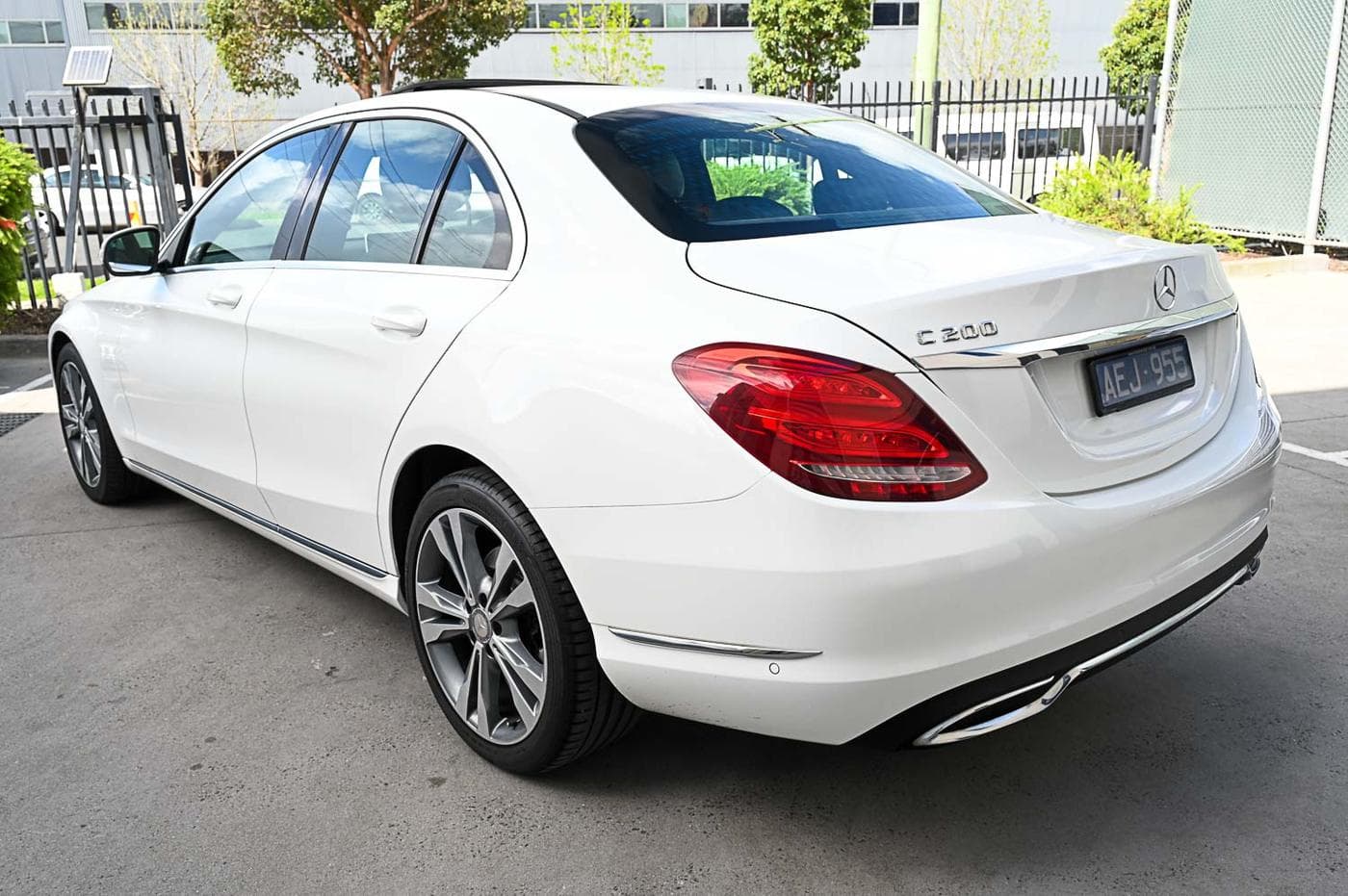 2014 Mercedes-Benz C-Class C200 — photograph 12 of 27