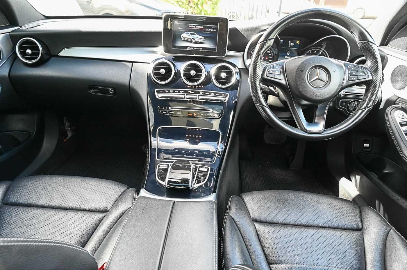 2014 Mercedes-Benz C-Class C200 — photograph 14 of 27