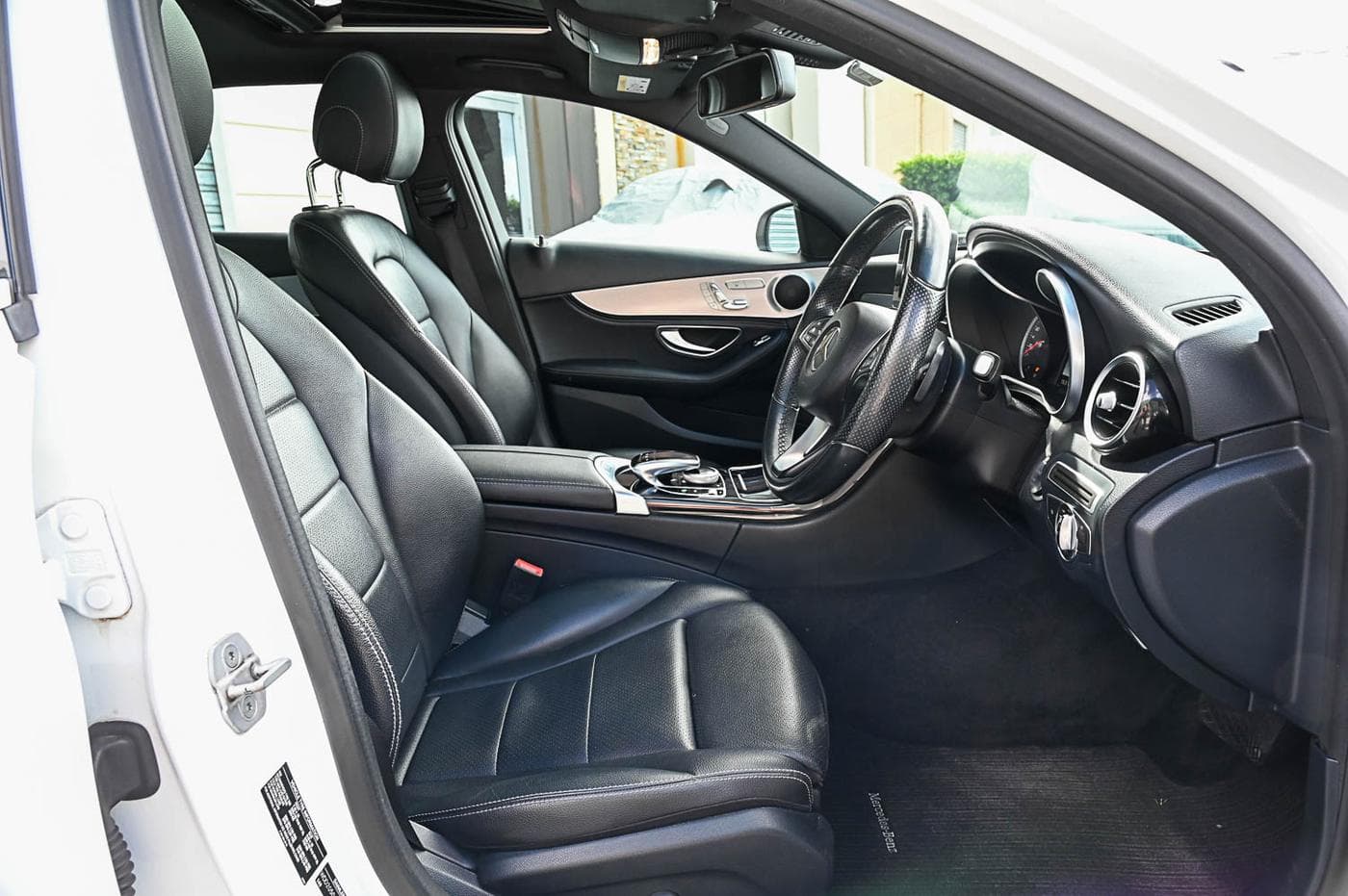 2014 Mercedes-Benz C-Class C200 — photograph 15 of 27