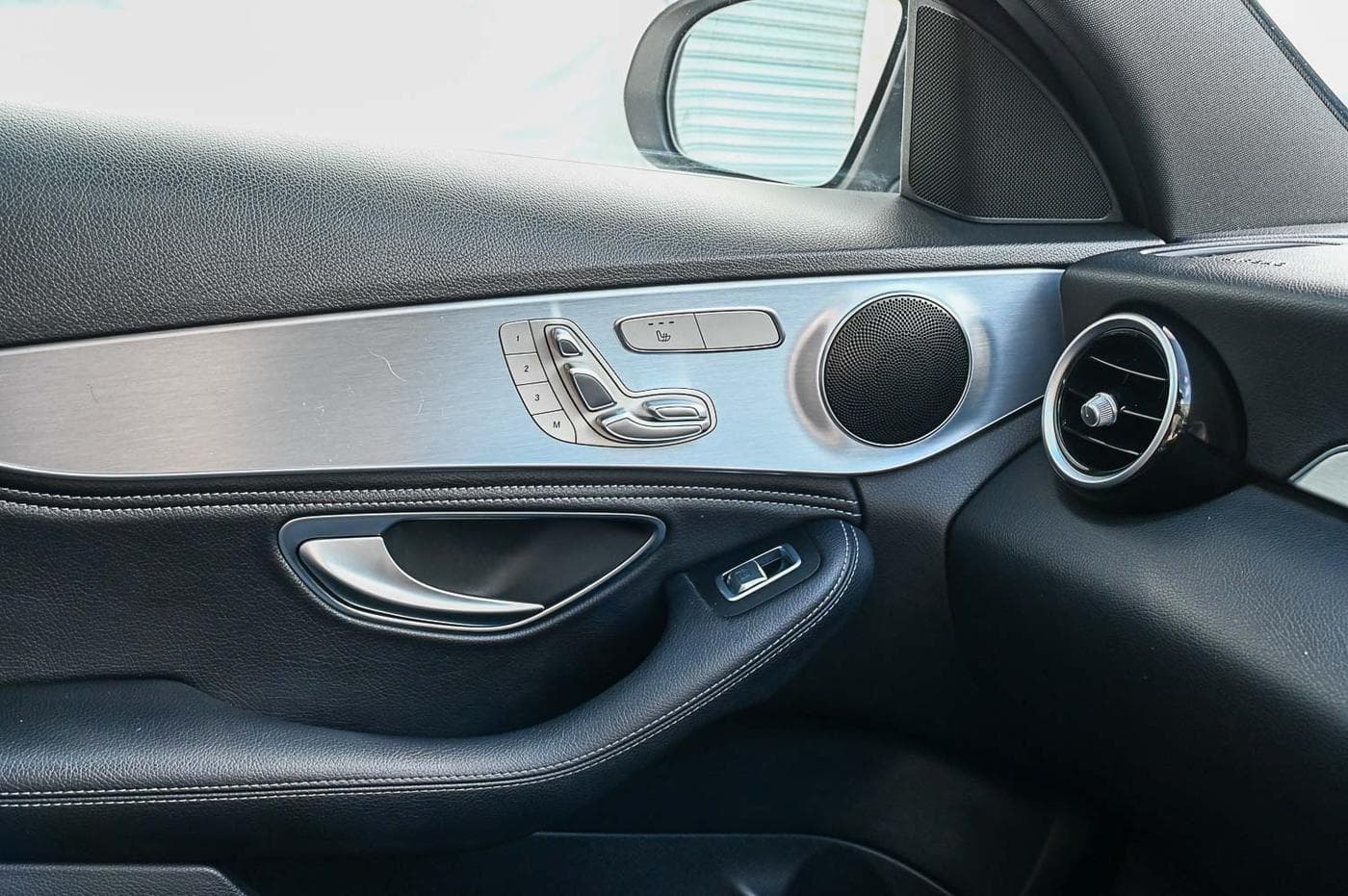 2014 Mercedes-Benz C-Class C200 — photograph 18 of 27