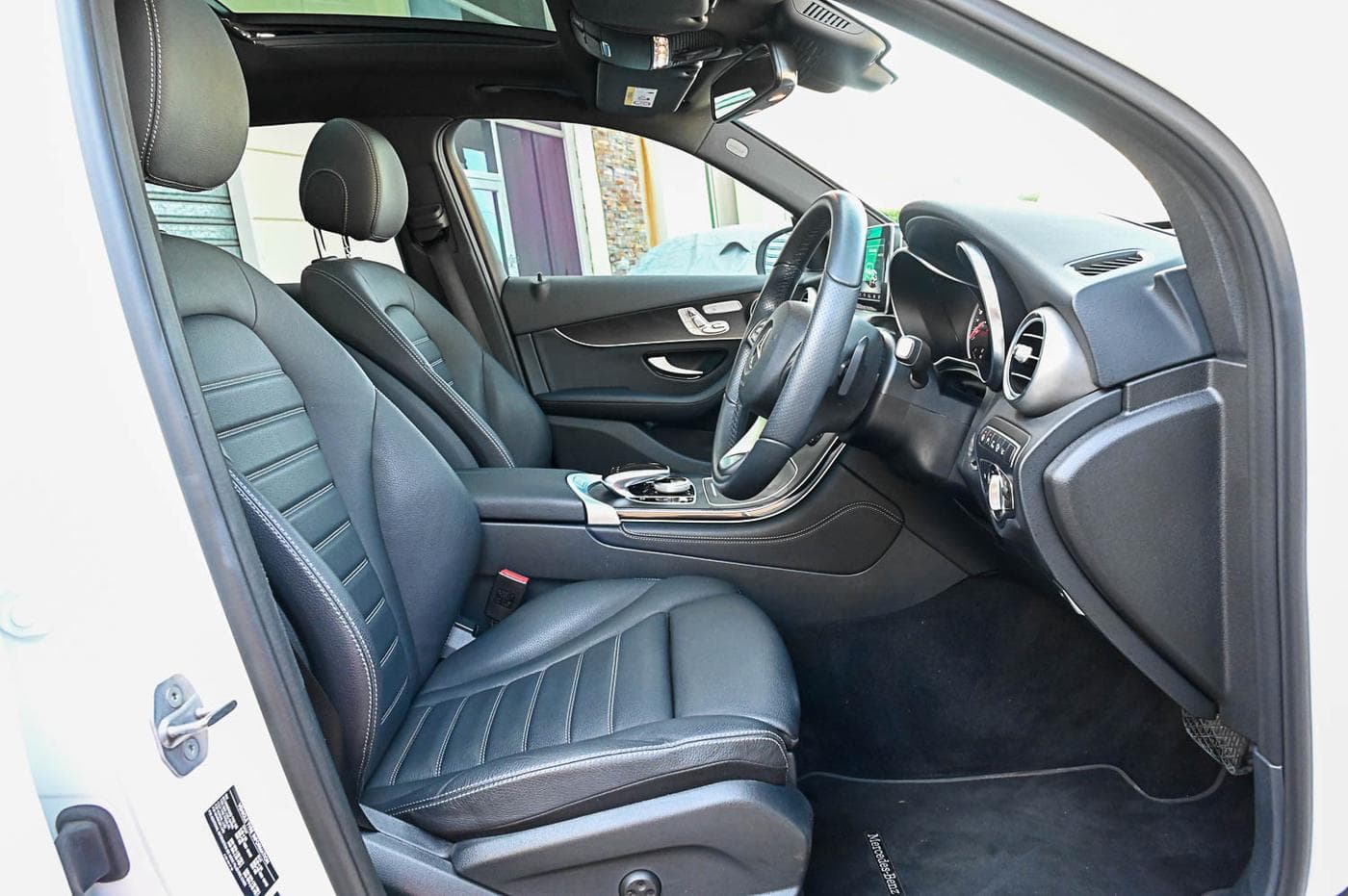 2017 Mercedes-Benz GLC-Class GLC250 4MATIC — photograph 20 of 32