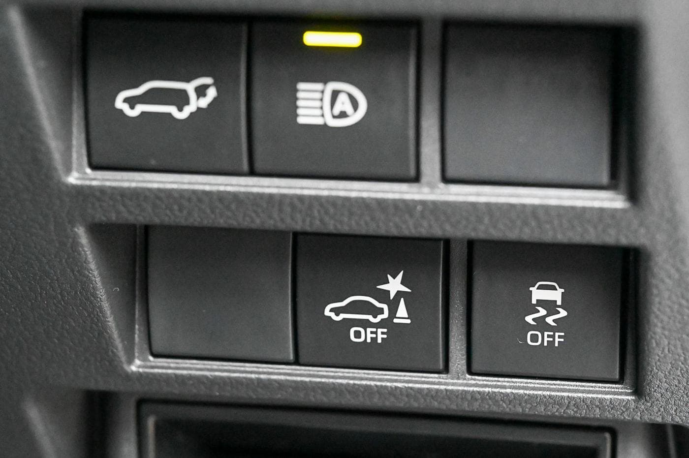2025 Toyota LandCruiser Sahara — photograph 26 of 37
