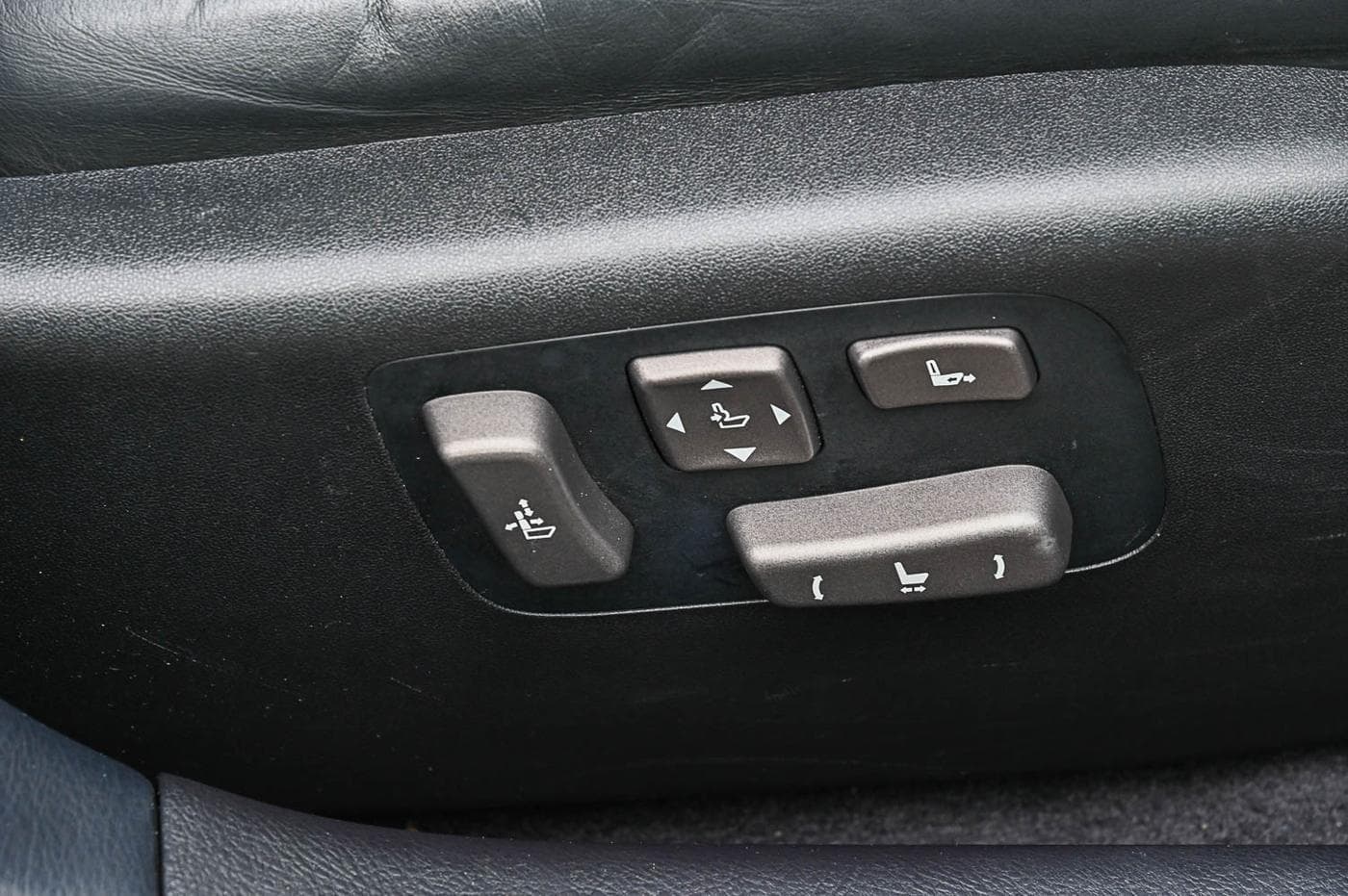 2008 Lexus LS 460 — photograph 22 of 35