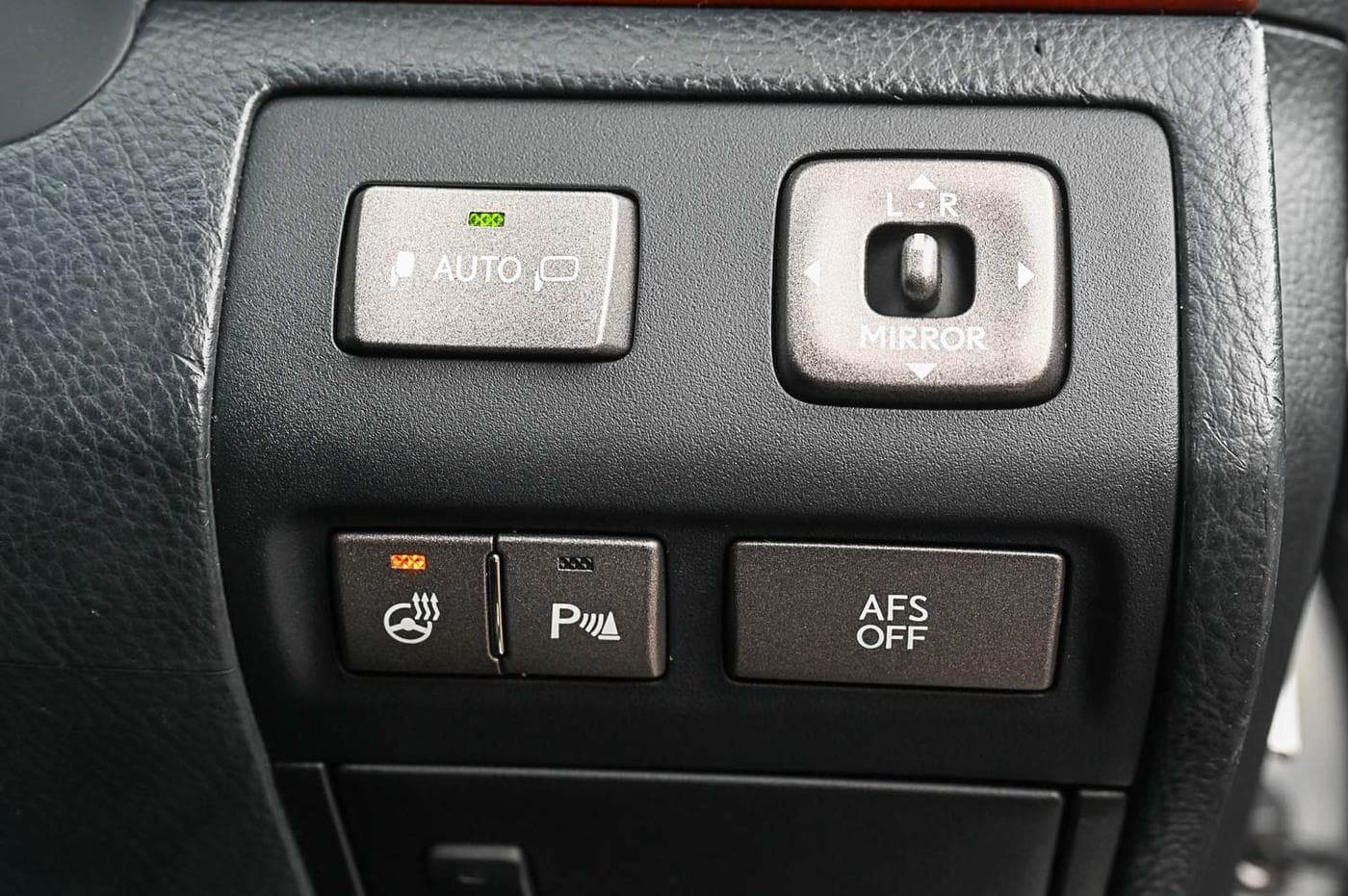 2008 Lexus LS 460 — photograph 30 of 35