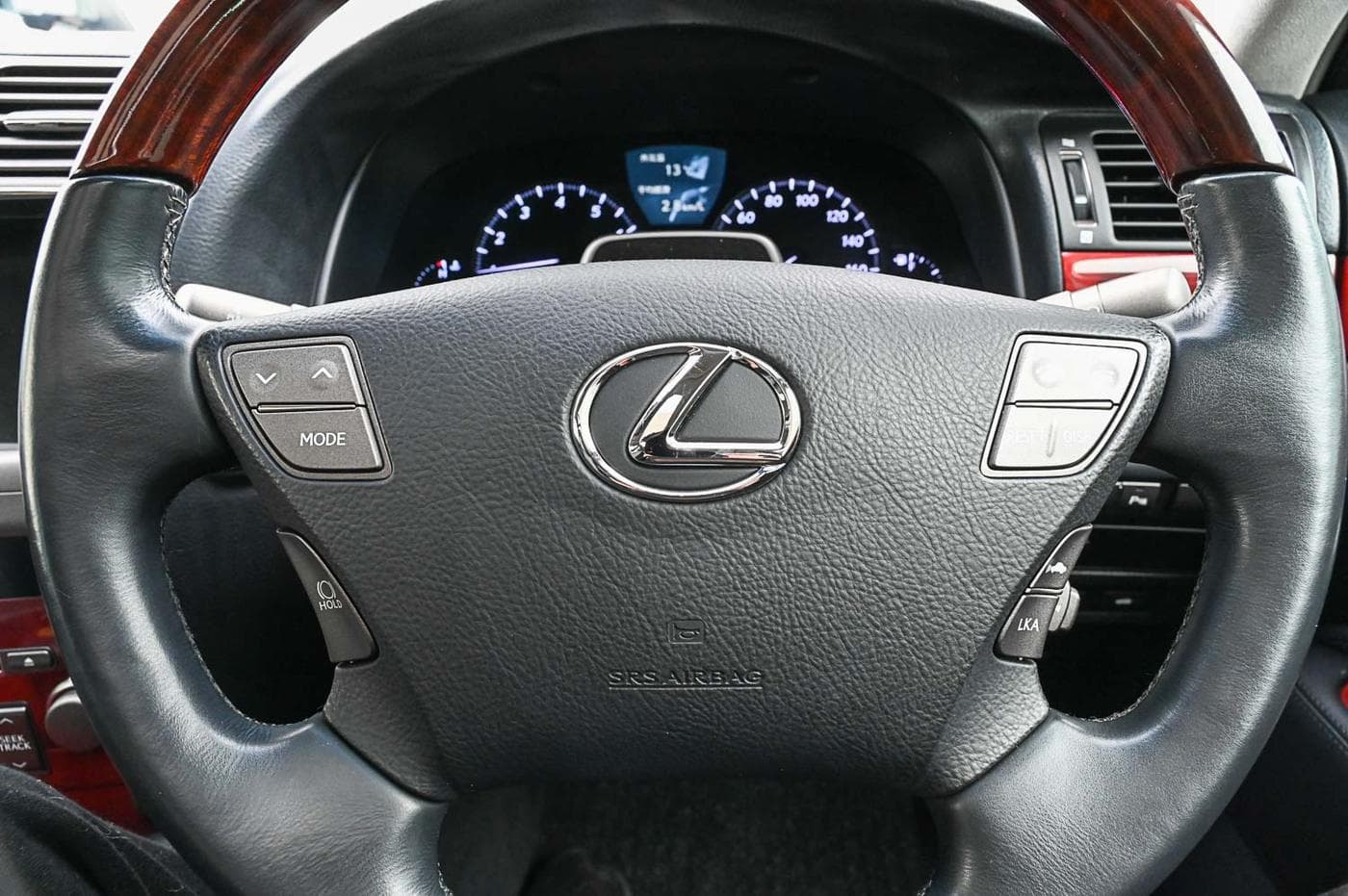 2008 Lexus LS 460 — photograph 32 of 35