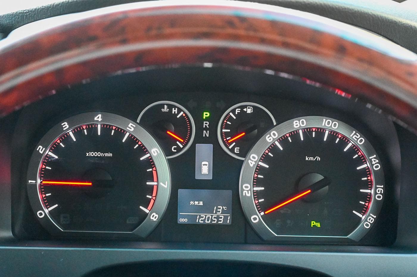 2010 Toyota Vellfire V Premium — photograph 23 of 27
