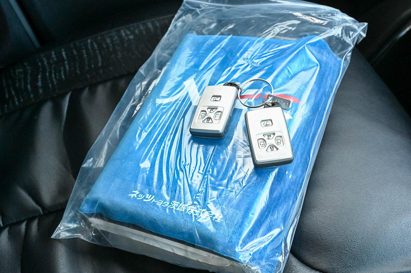 2010 Toyota Vellfire V Premium — photograph 27 of 27