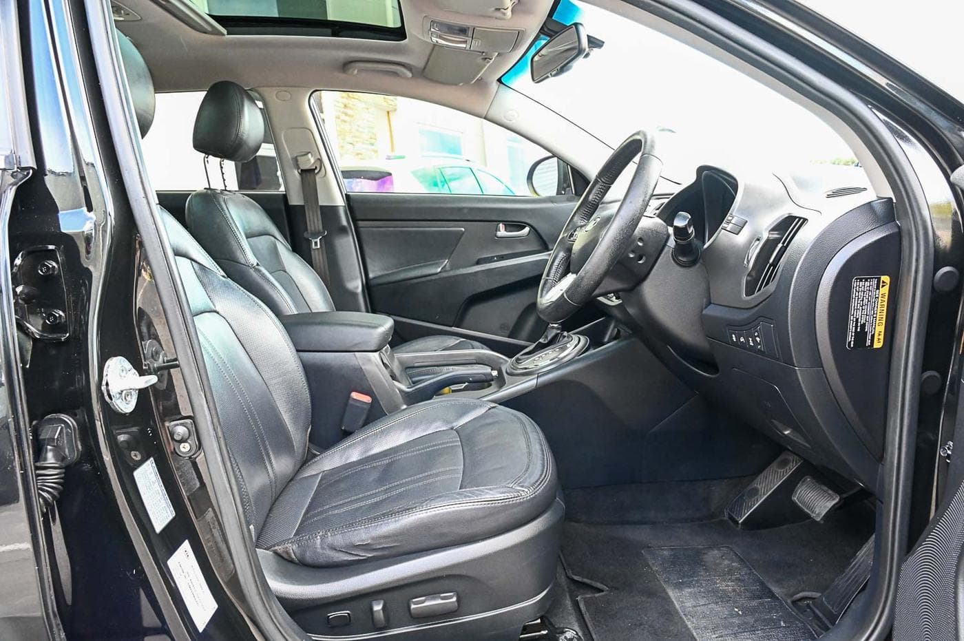 2012 Kia Sportage Platinum AWD — photograph 17 of 26