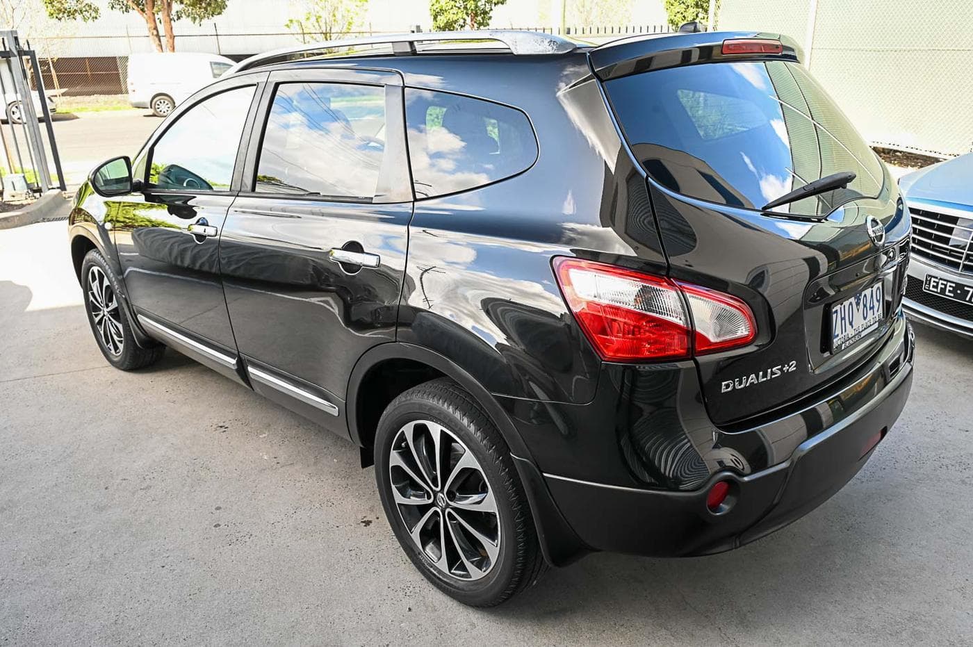 2012 Nissan Dualis +2 Ti-L — photograph 10 of 26