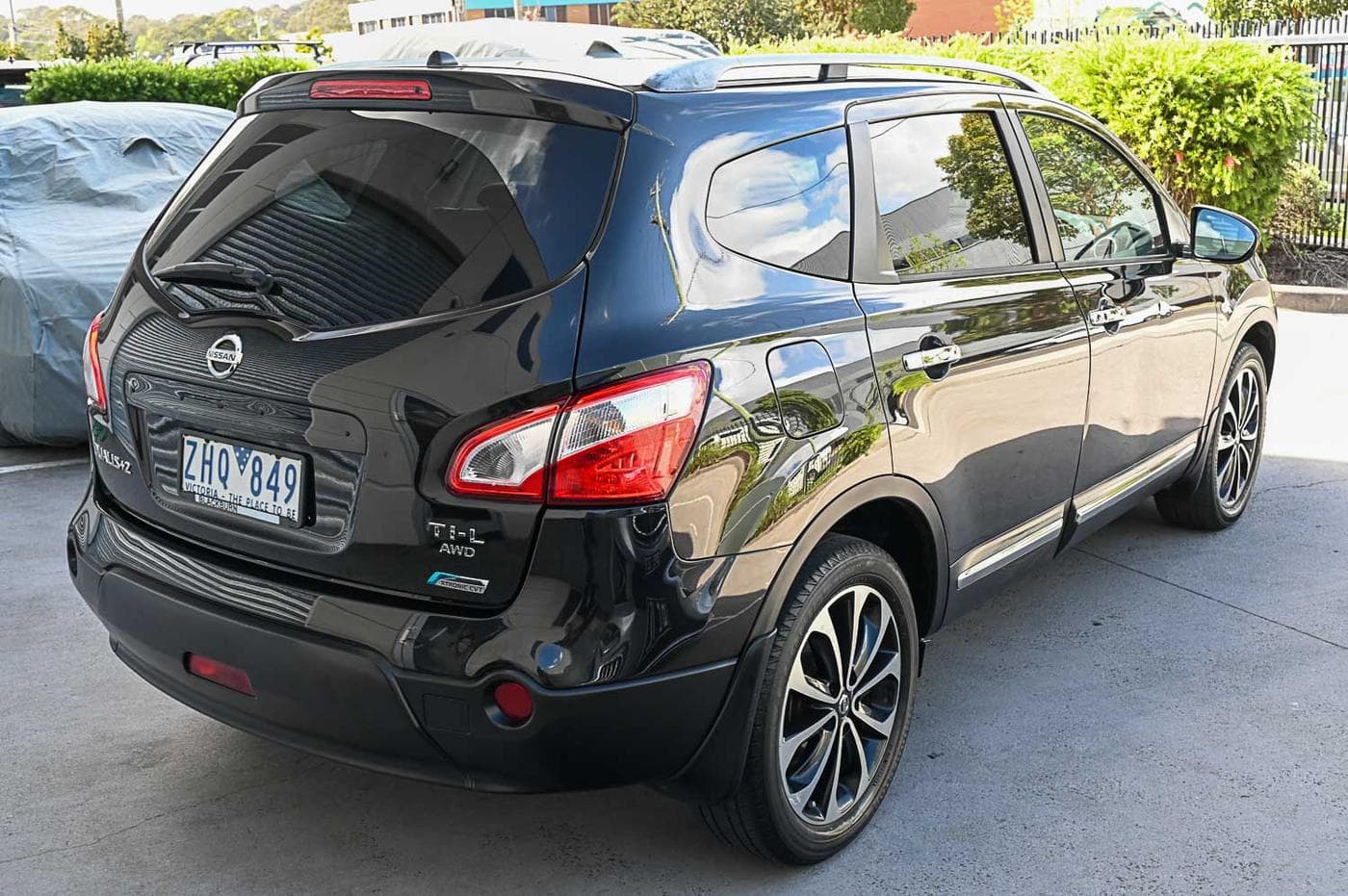 2012 Nissan Dualis +2 Ti-L — photograph 11 of 26