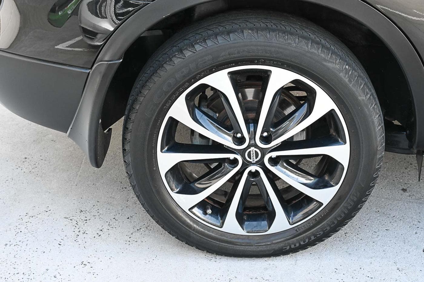 2012 Nissan Dualis +2 Ti-L — photograph 13 of 26