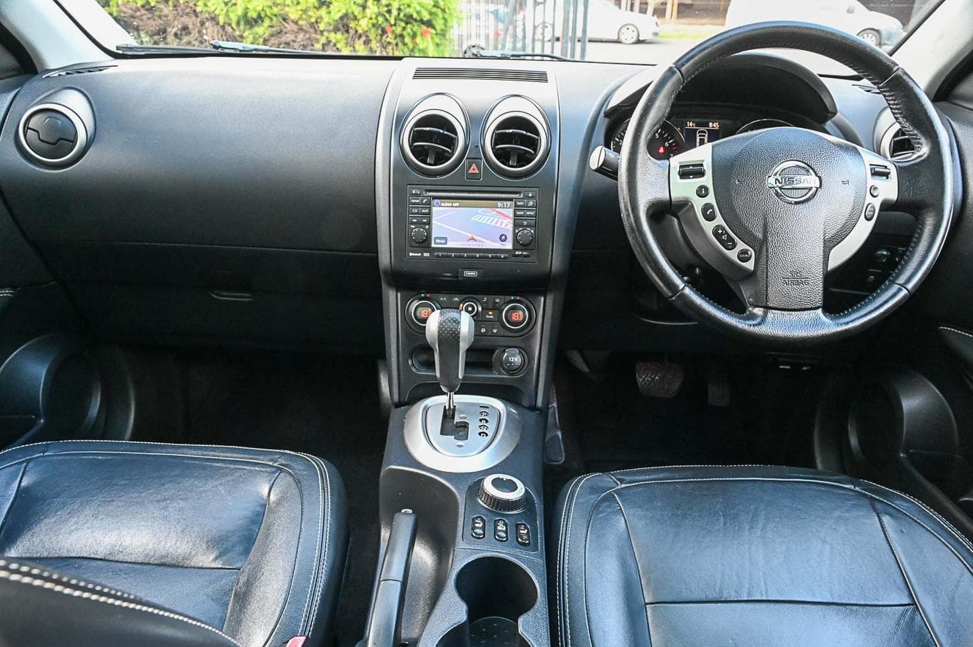 2012 Nissan Dualis +2 Ti-L — photograph 17 of 26