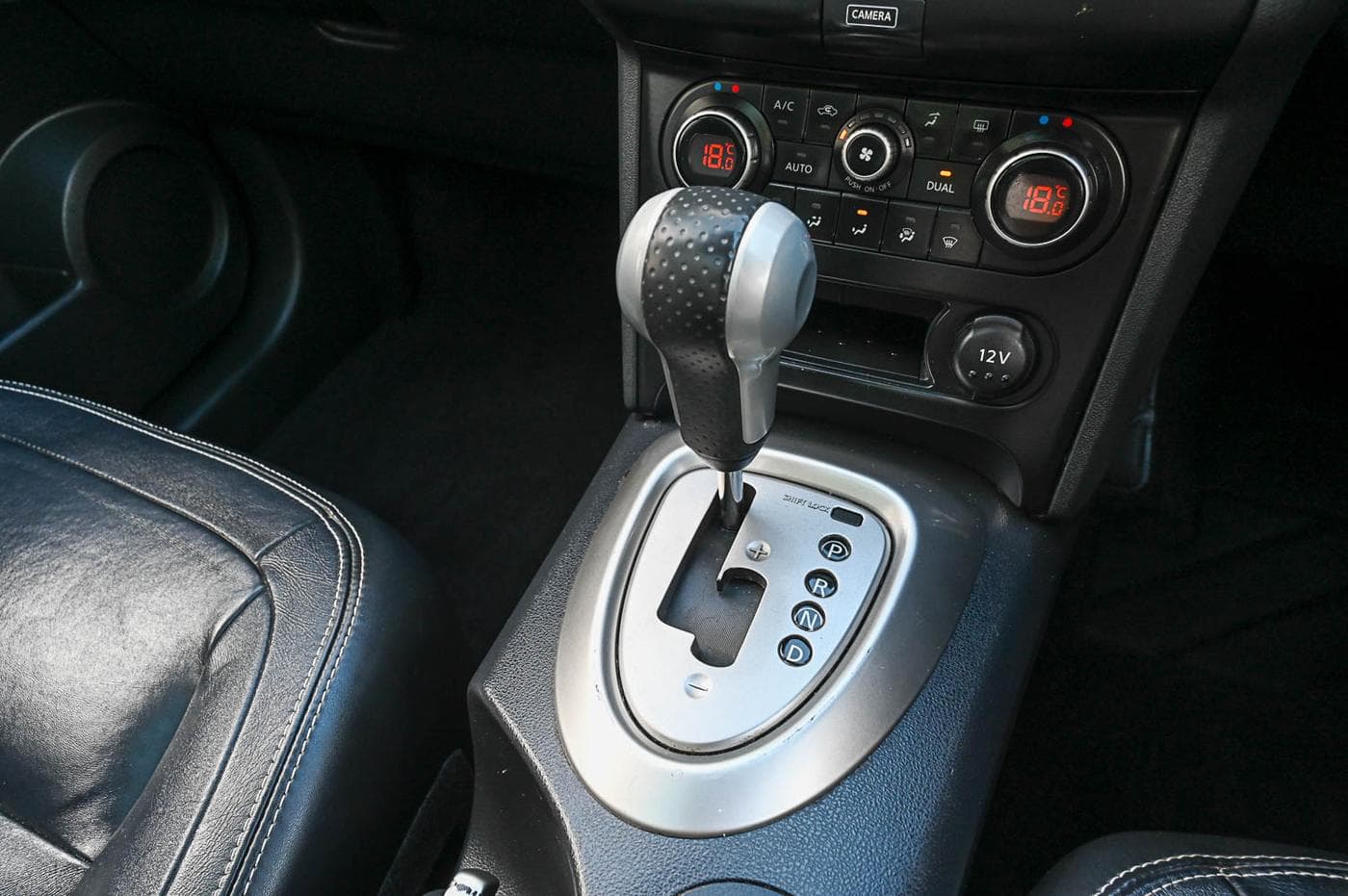2012 Nissan Dualis +2 Ti-L — photograph 23 of 26