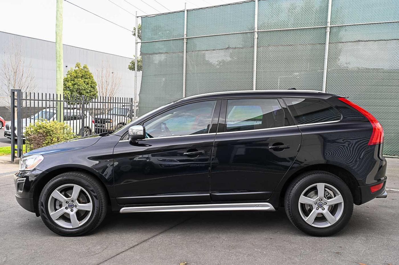 2012 Volvo XC60 D5 R-Design — photograph 8 of 31