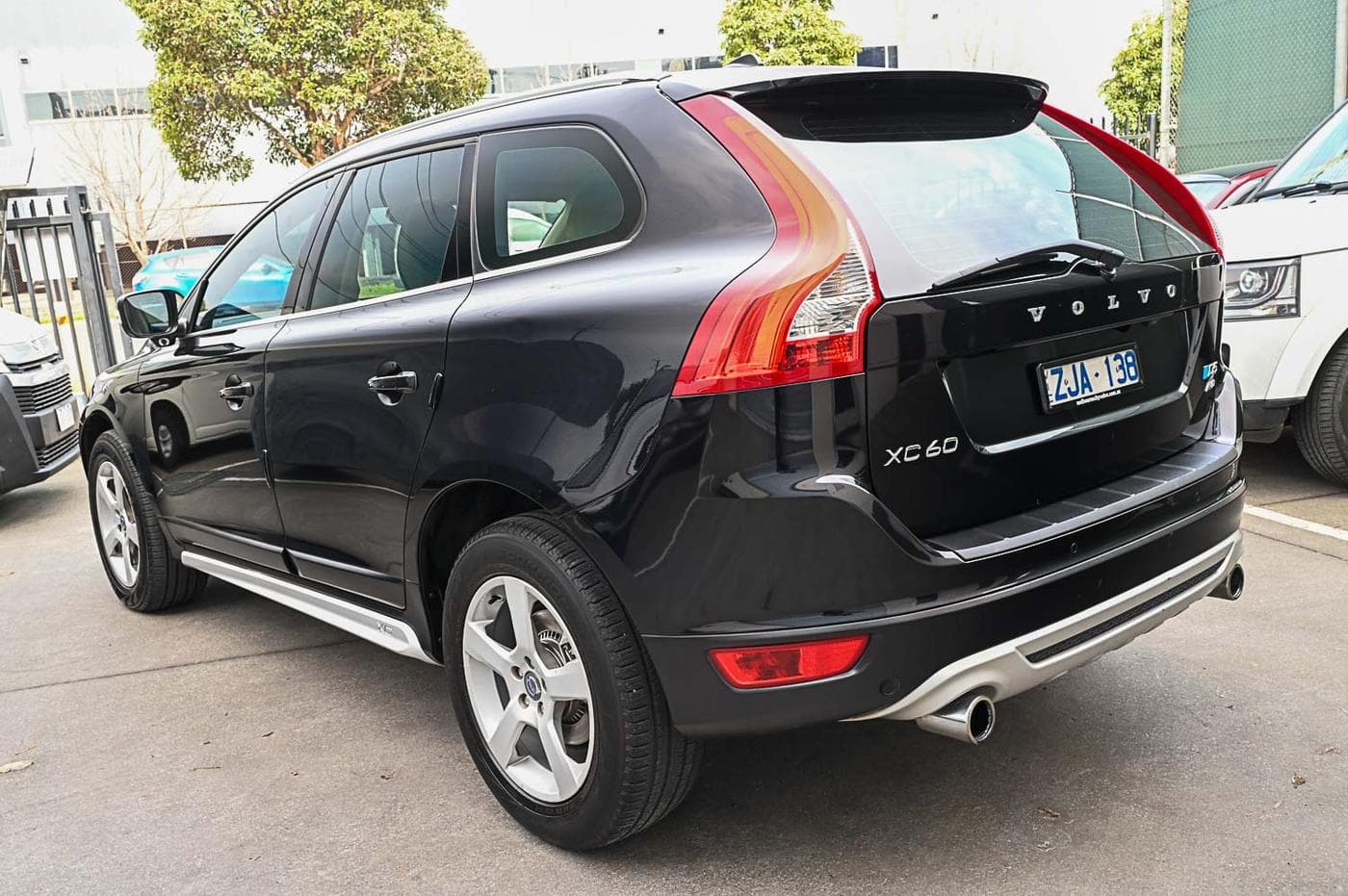 2012 Volvo XC60 D5 R-Design — photograph 9 of 31