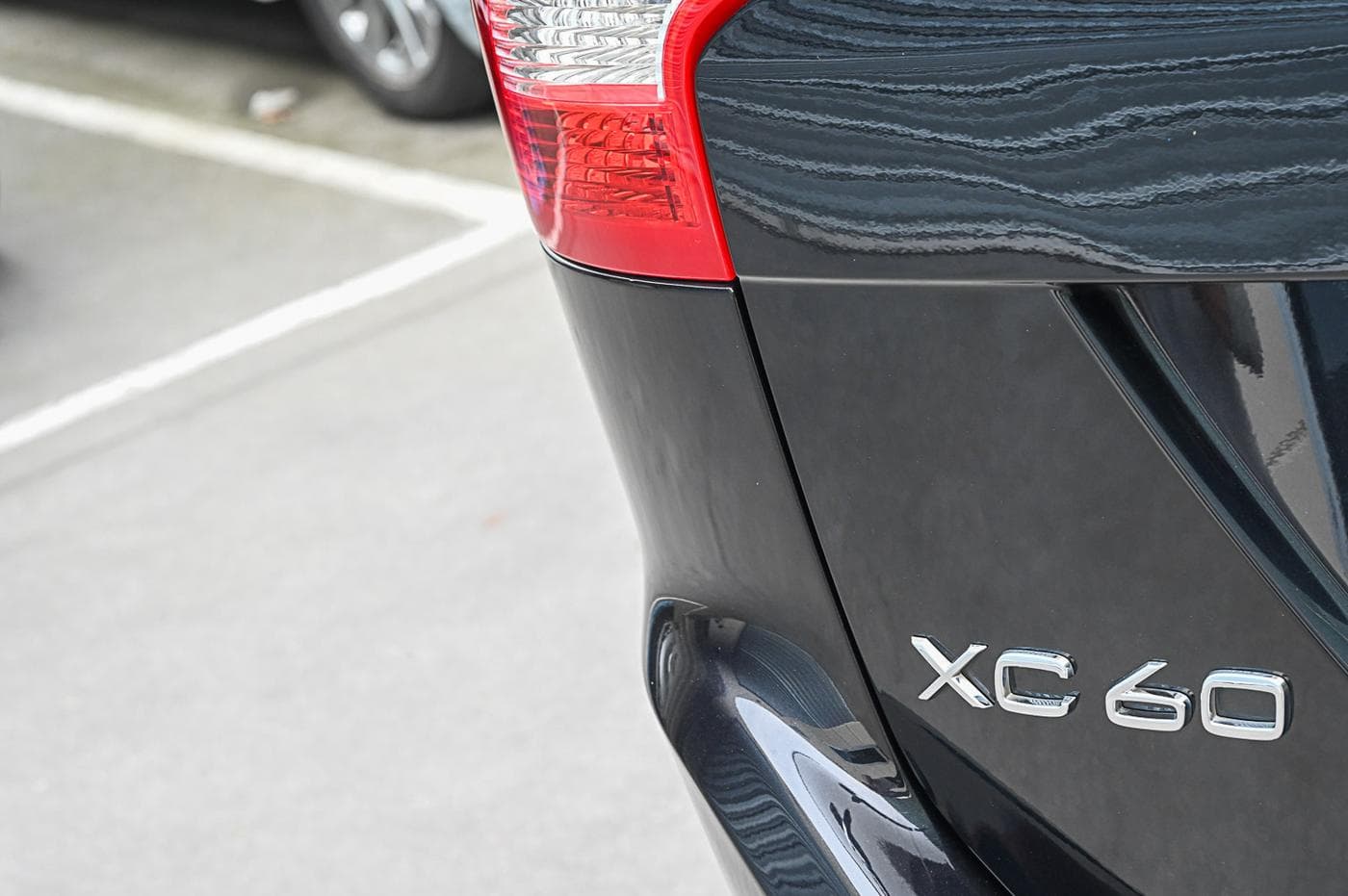 2012 Volvo XC60 D5 R-Design — photograph 10 of 31