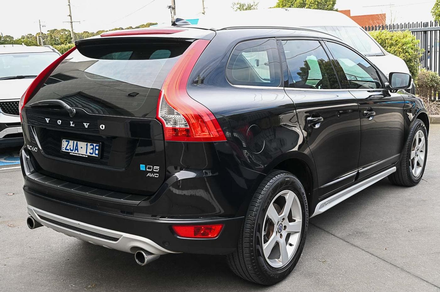 2012 Volvo XC60 D5 R-Design — photograph 13 of 31